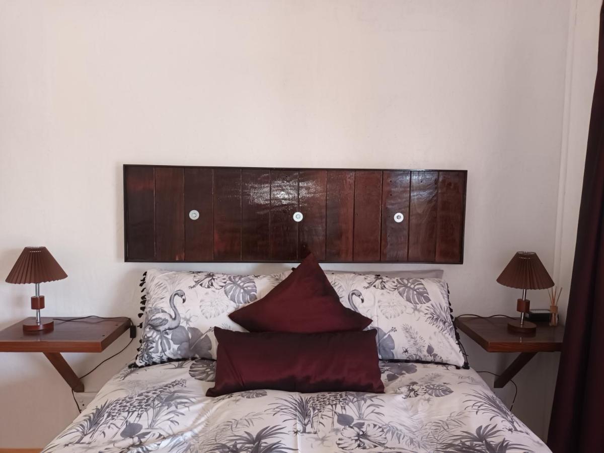 Chameleon Lodge Колчестър Екстериор снимка